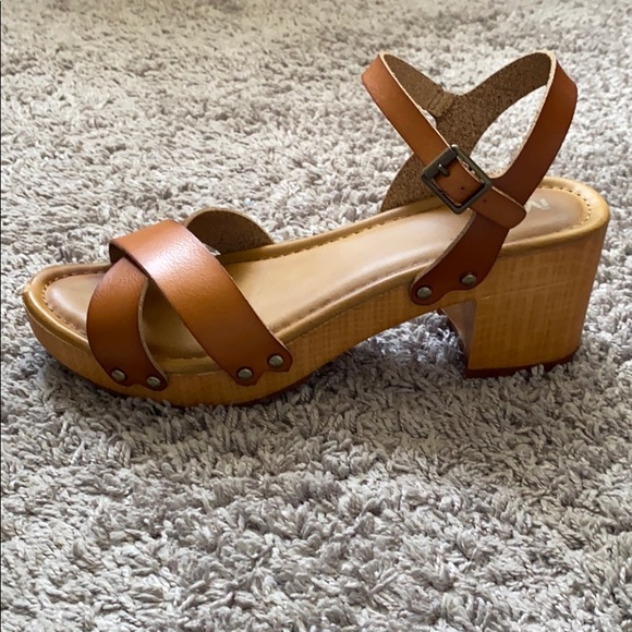 SOLD Boho chic MIA block sandal heels - Picture 2 of 4